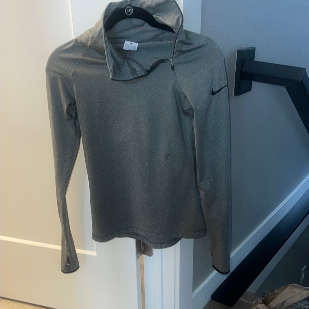 Nike Gray Long-Sleeve Pullover